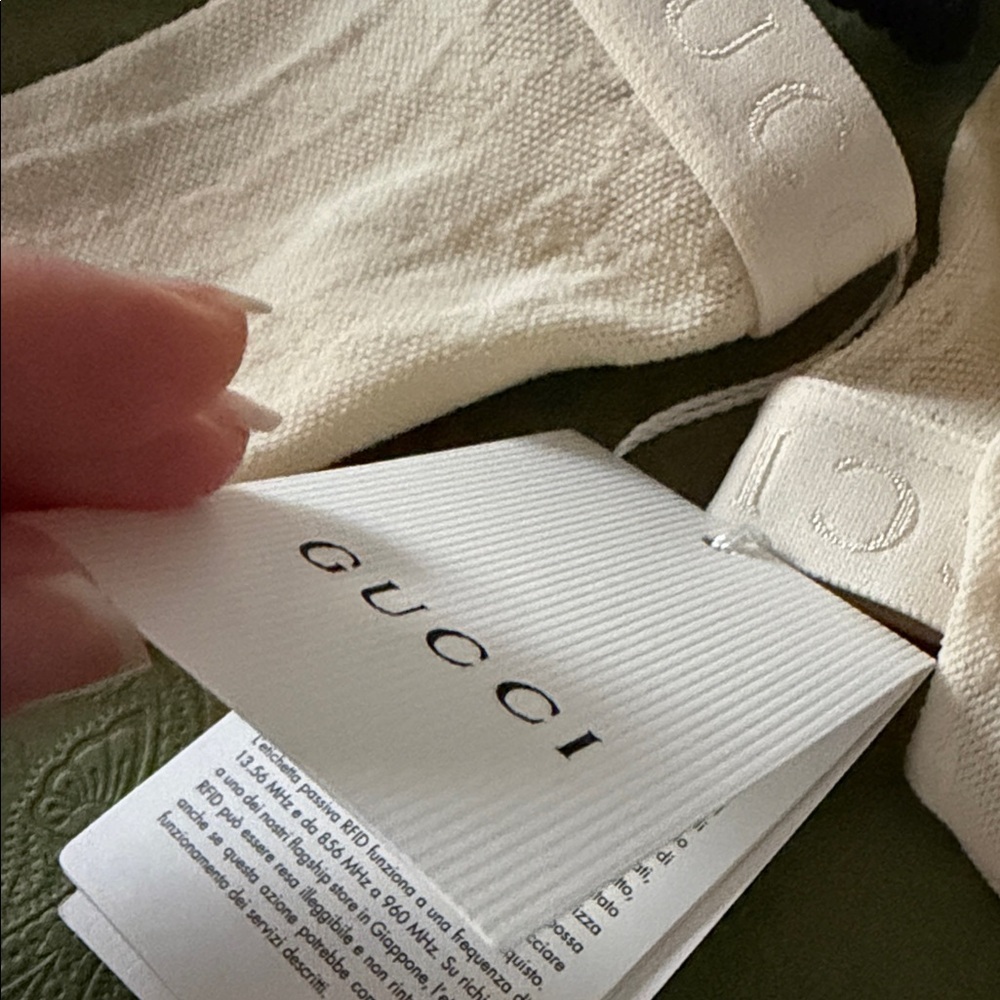 Gucci Ivory Lace SOCKS! NWT - Picture 3 of 4